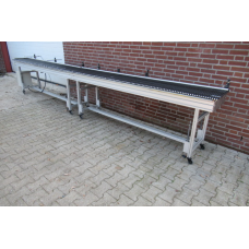 Shuttleworth Slip-Torque Conveyor lengte 505 cm baanbreedte 46 cm.